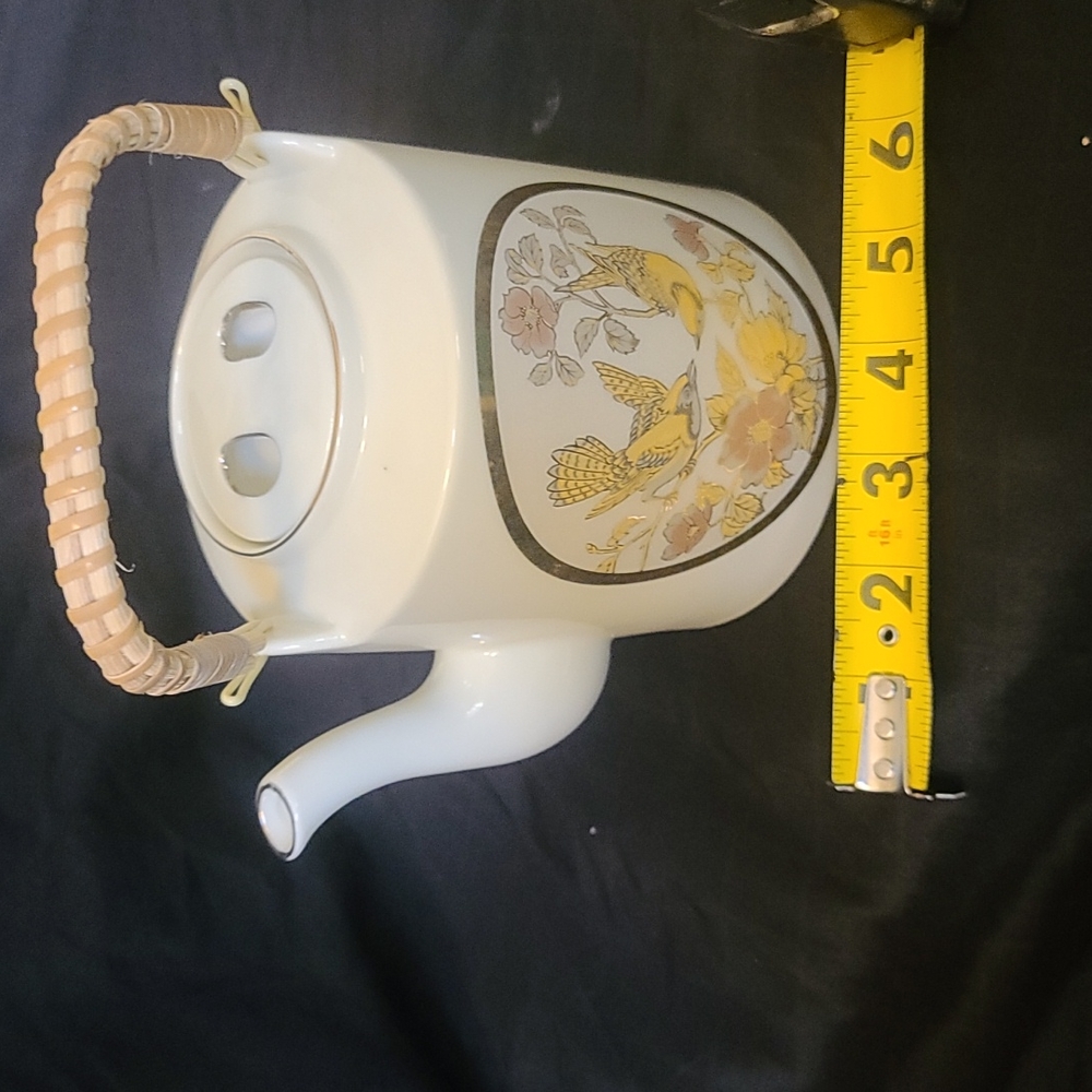 Japanese Ceramic Tea Pot With Golden Birds & 24kt Details Wooden Handle - Picture 6 of 8